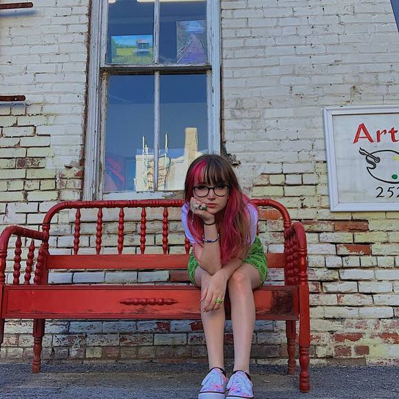 Meet your Posher, Logan - Picture 1 of 1